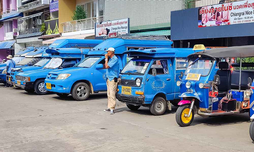 taxi-songthaeo-pickup-bleu-chiang-rai Taxi Songthaeo (pickup bleu) à Chiang Rai