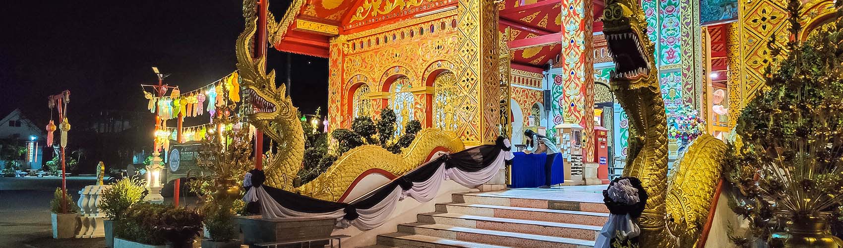 Le temple wat Jed Yod à Chiang Rai en Thaïlande