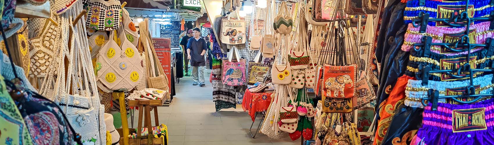 Le marché Night Bazaar à Chiang Mai en Thaïlande